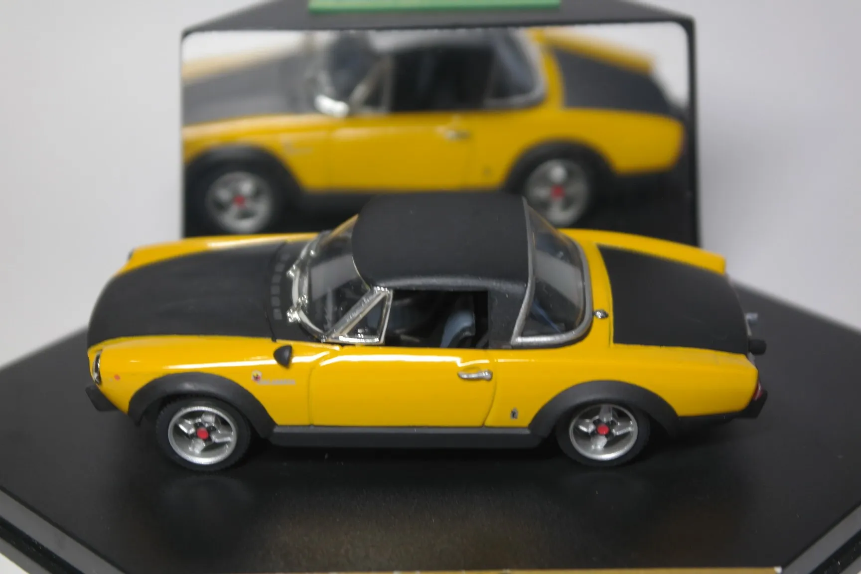 51744 fiat 124 abarth diecast collecting