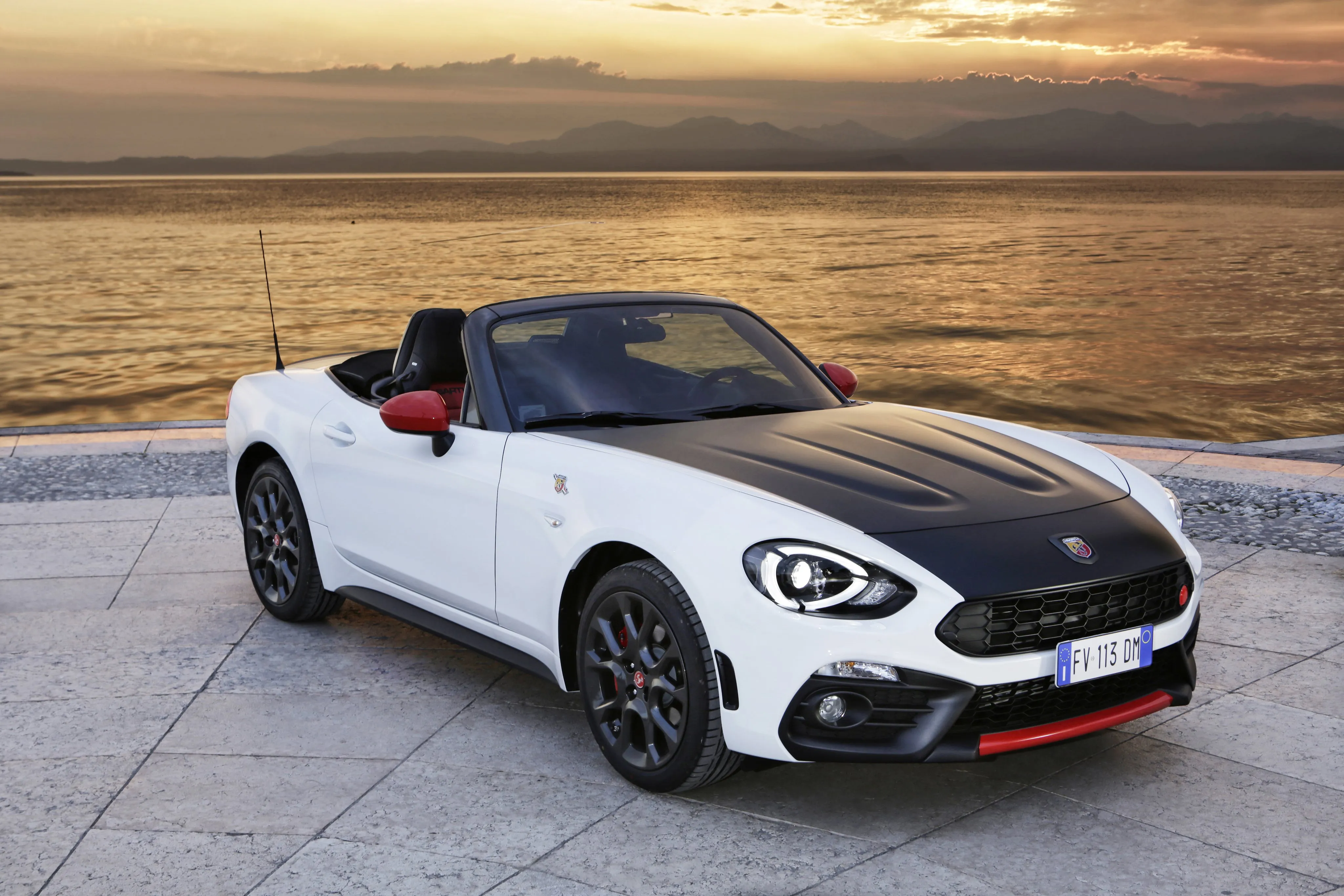51744 fiat 124 abarth diecast design