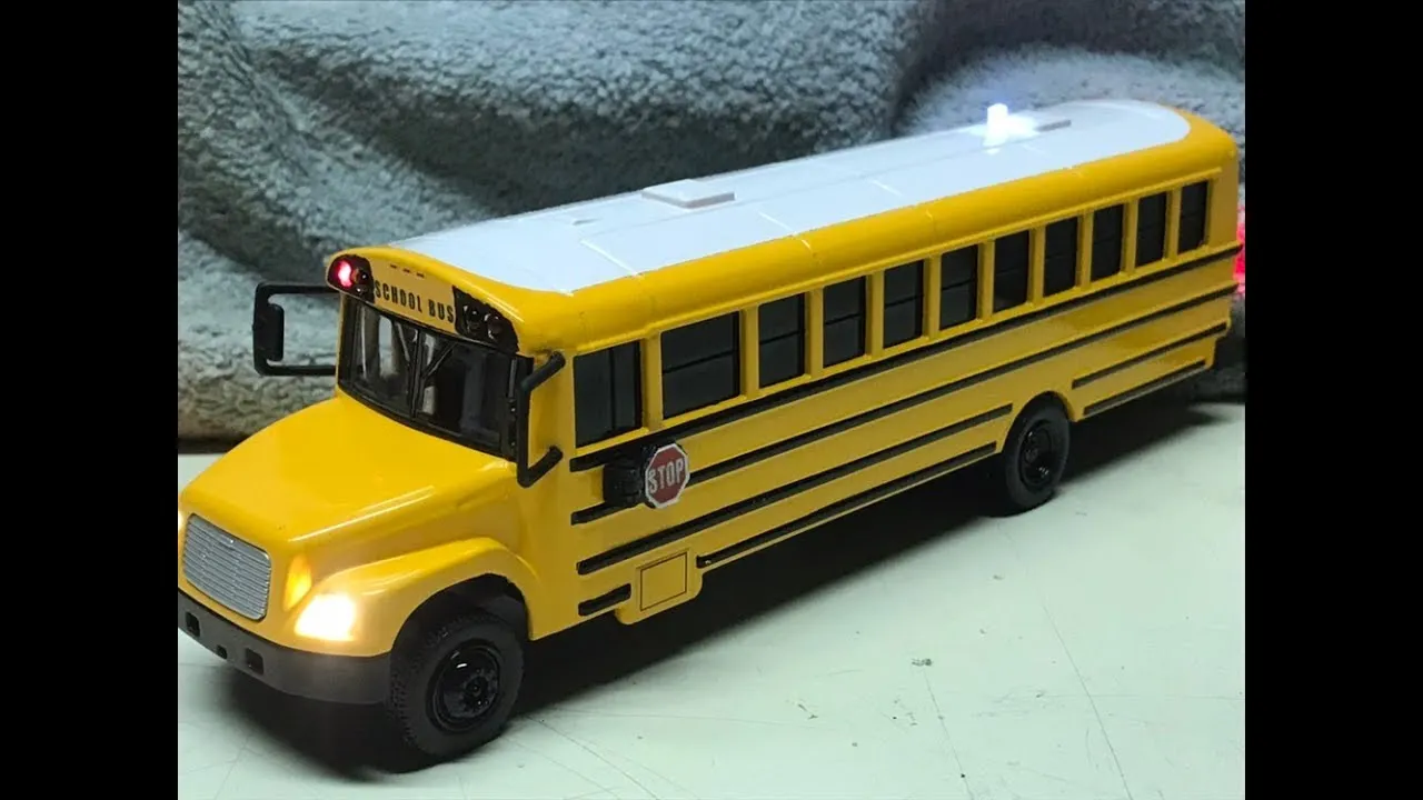 51753 model 1 diecast bus