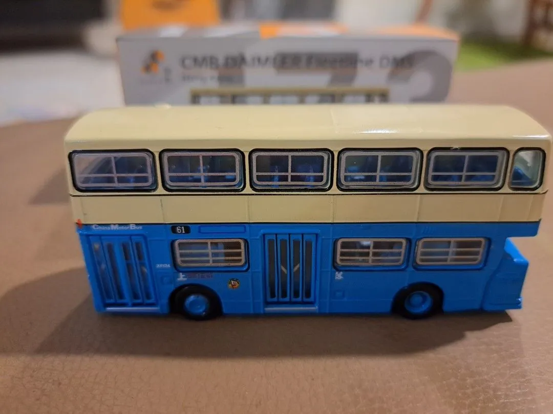 51753 model 5 diecast bus