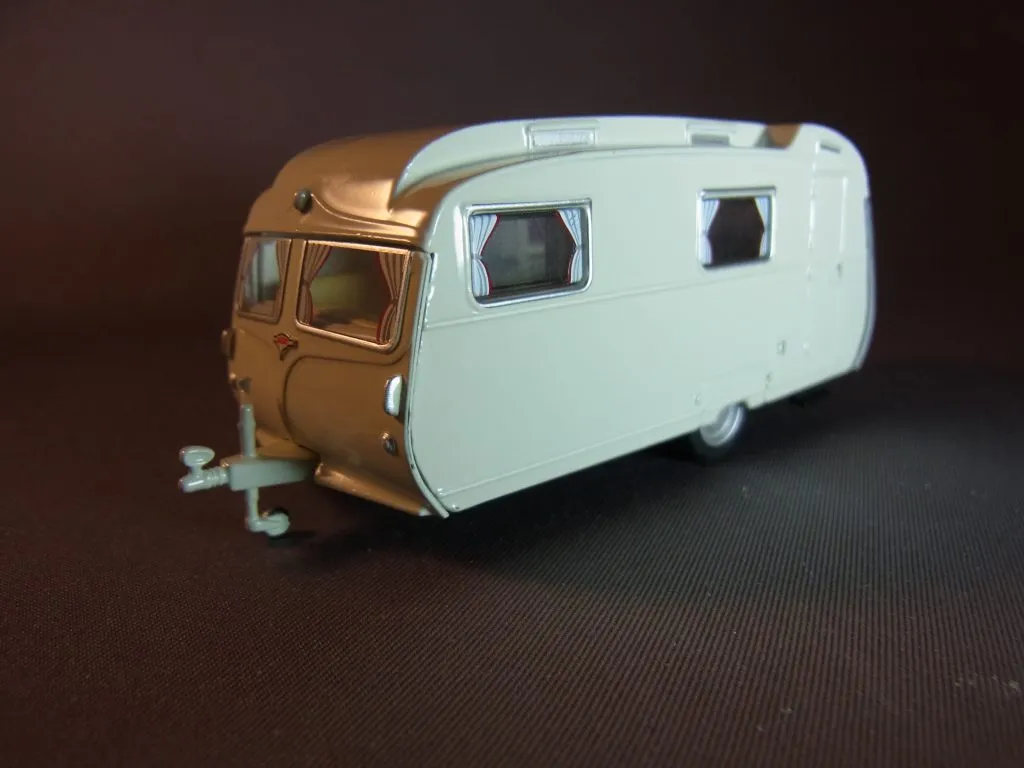 /img/51757-oxford-diecast-caravan-value.webp