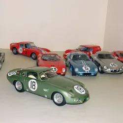 /img/51769-lemans66-diecast-display-case.webp
