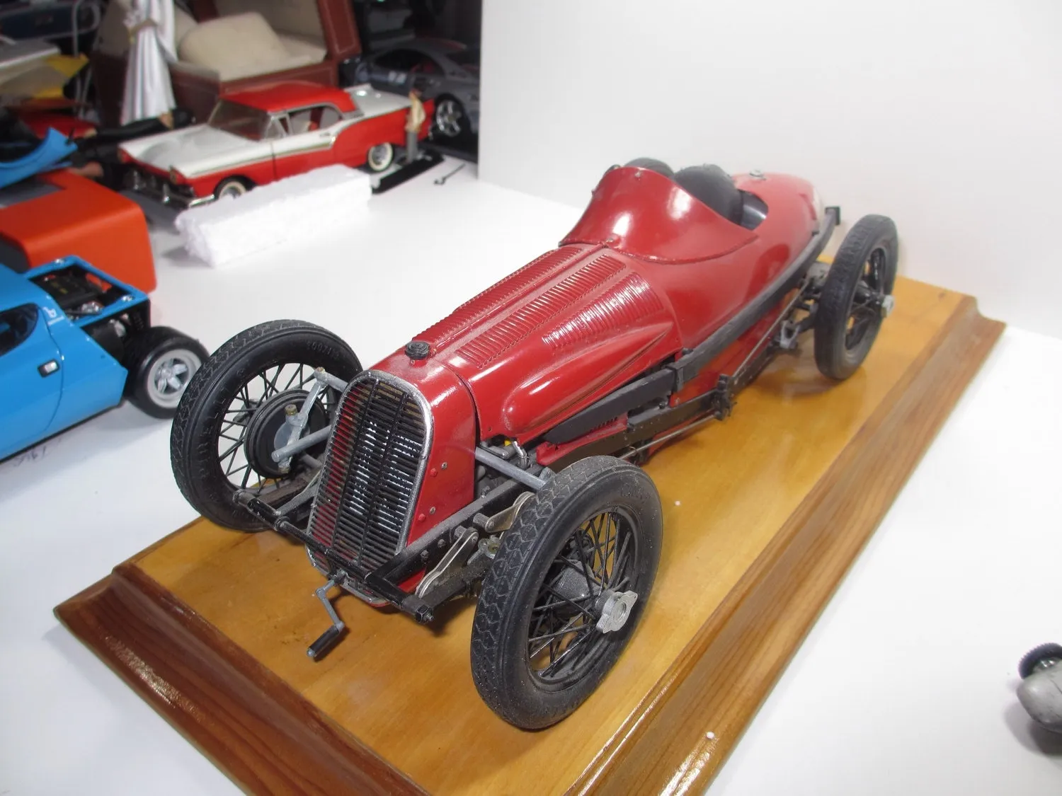 /img/51773-diecast-model-car-collection.webp