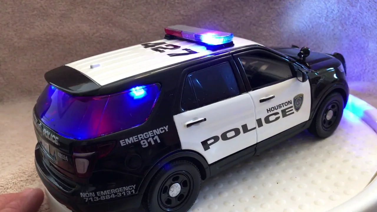 /img/51804-police-car-led-efficiency.webp