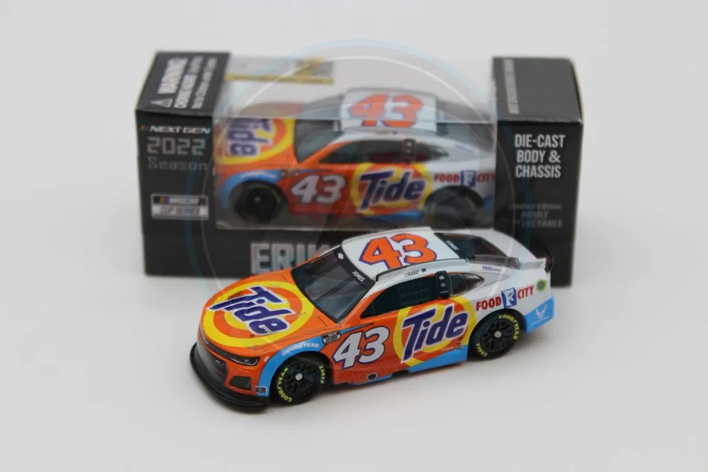 /img/51810-erik-jones-77-diecast-car-7.webp