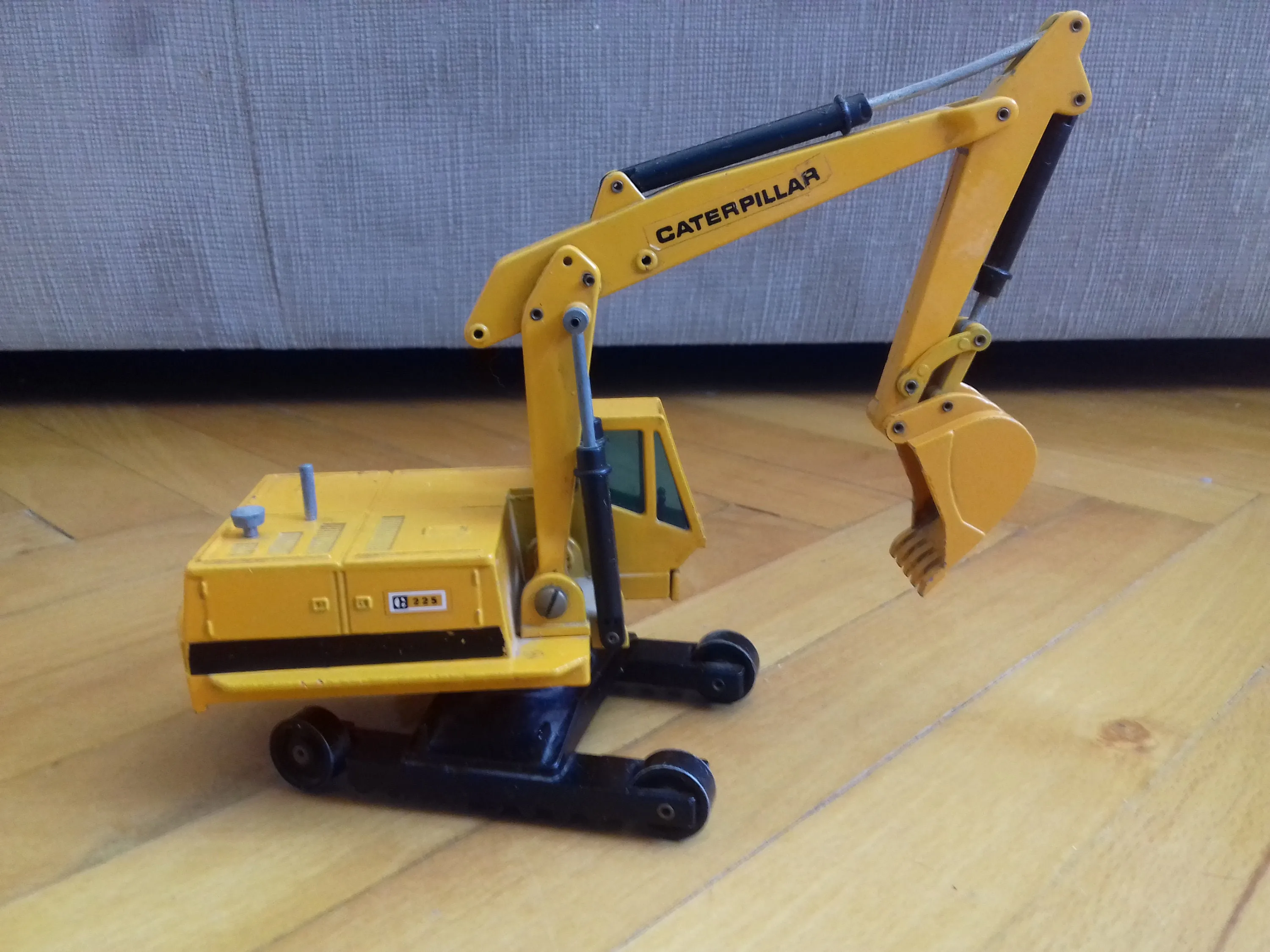 51813 detailed diecast model
