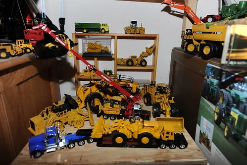 51813 diecast construction brands