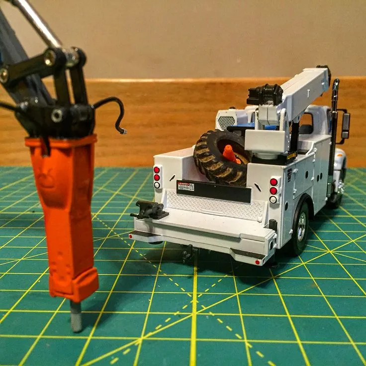 51813 diecast construction equipment overview