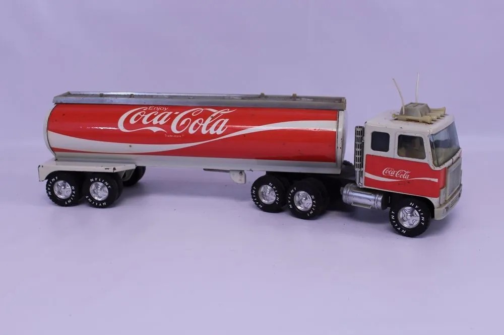 51818 diecast car detailing