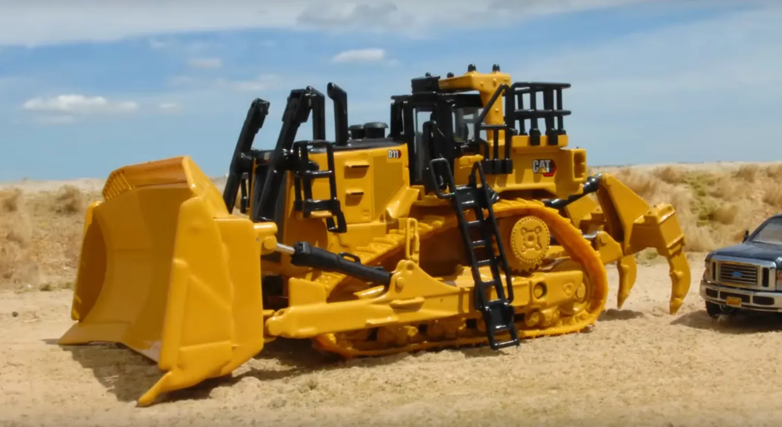 51820 diecast masters 8520 dozer