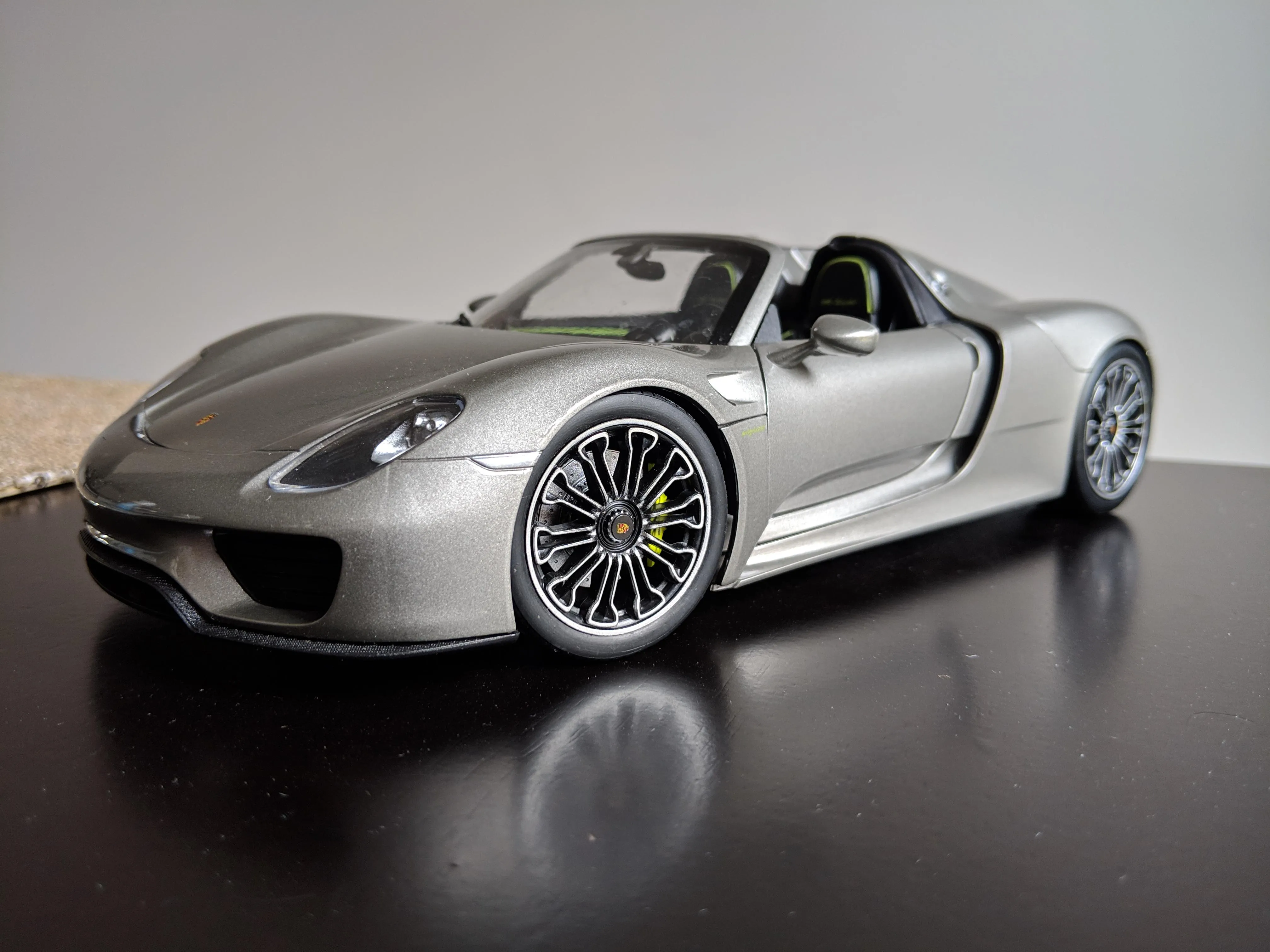 /img/51824-diecast-918-spyder-marketplace.webp