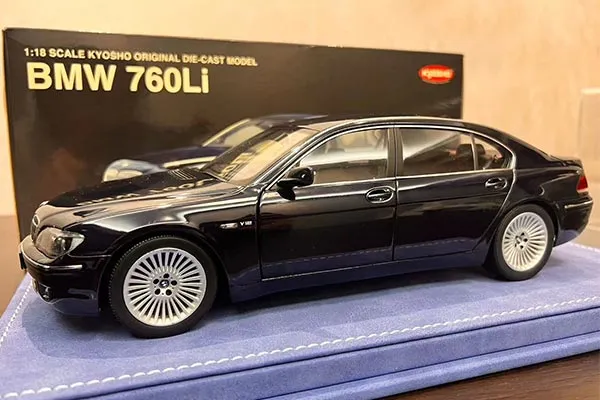 51827 bmw 7 g11 g12 diecast