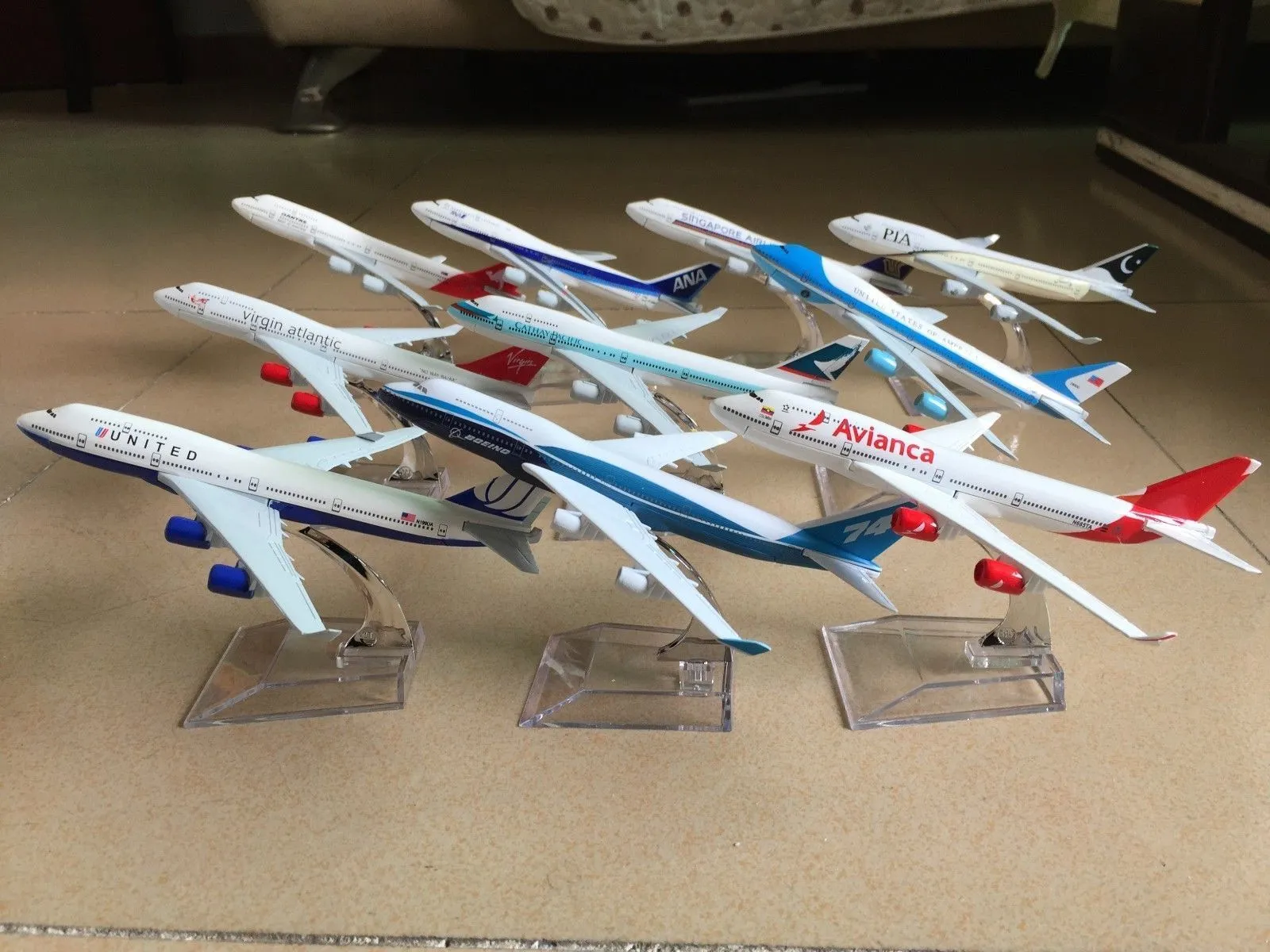 51831 diecast airplane display