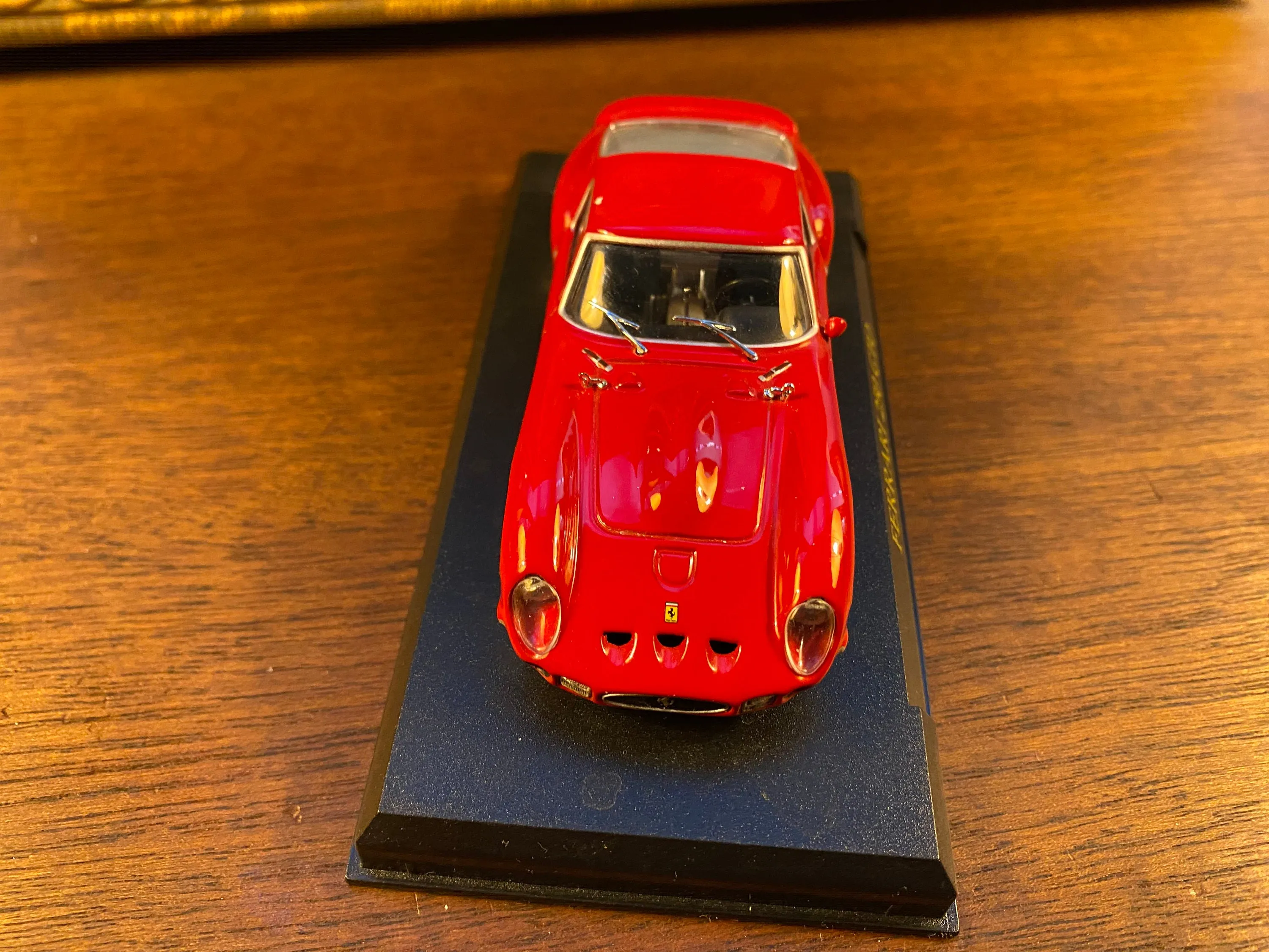 51884 ferrari gto diecast main
