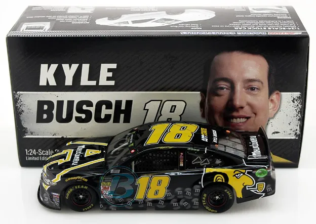 51918 kyle busch car close up