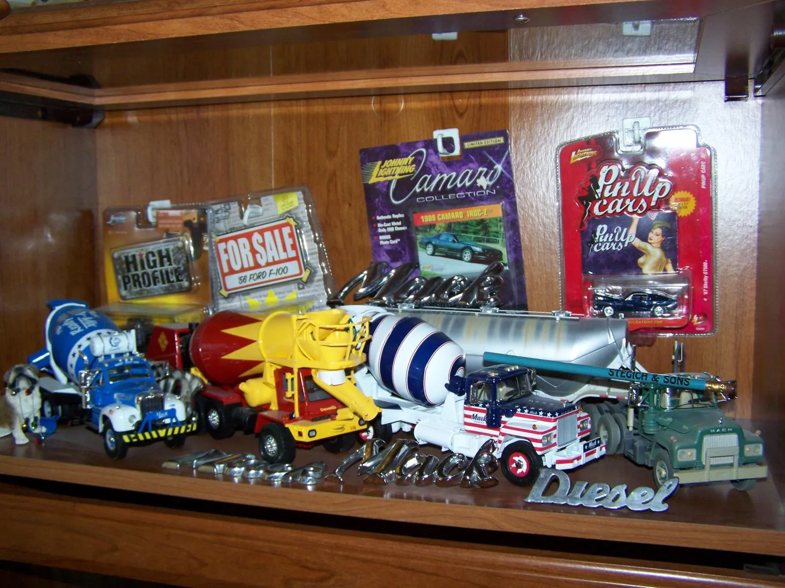 /img/51920-mack-dm-series-diecast.webp