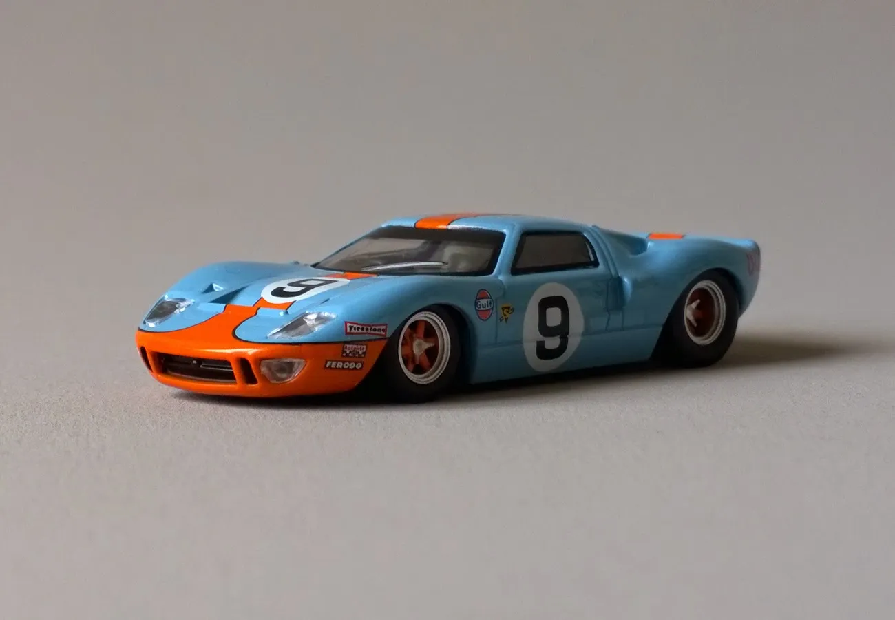 51946 diecast car display case