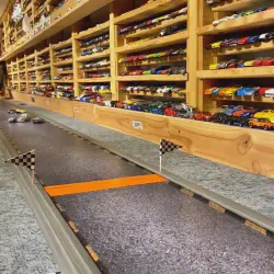 /img/51948-rare-diecast-cars.webp