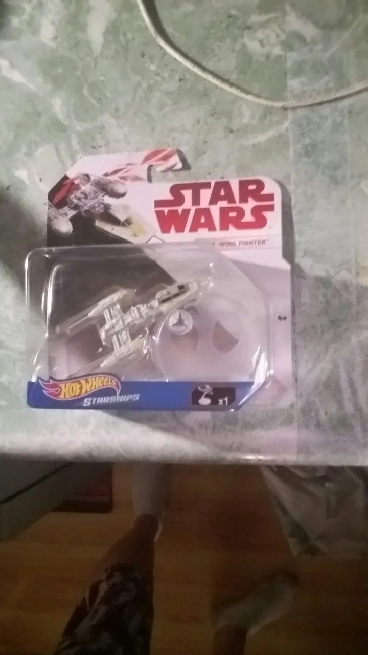 /img/51953-x-wing-diecast-packaging.webp