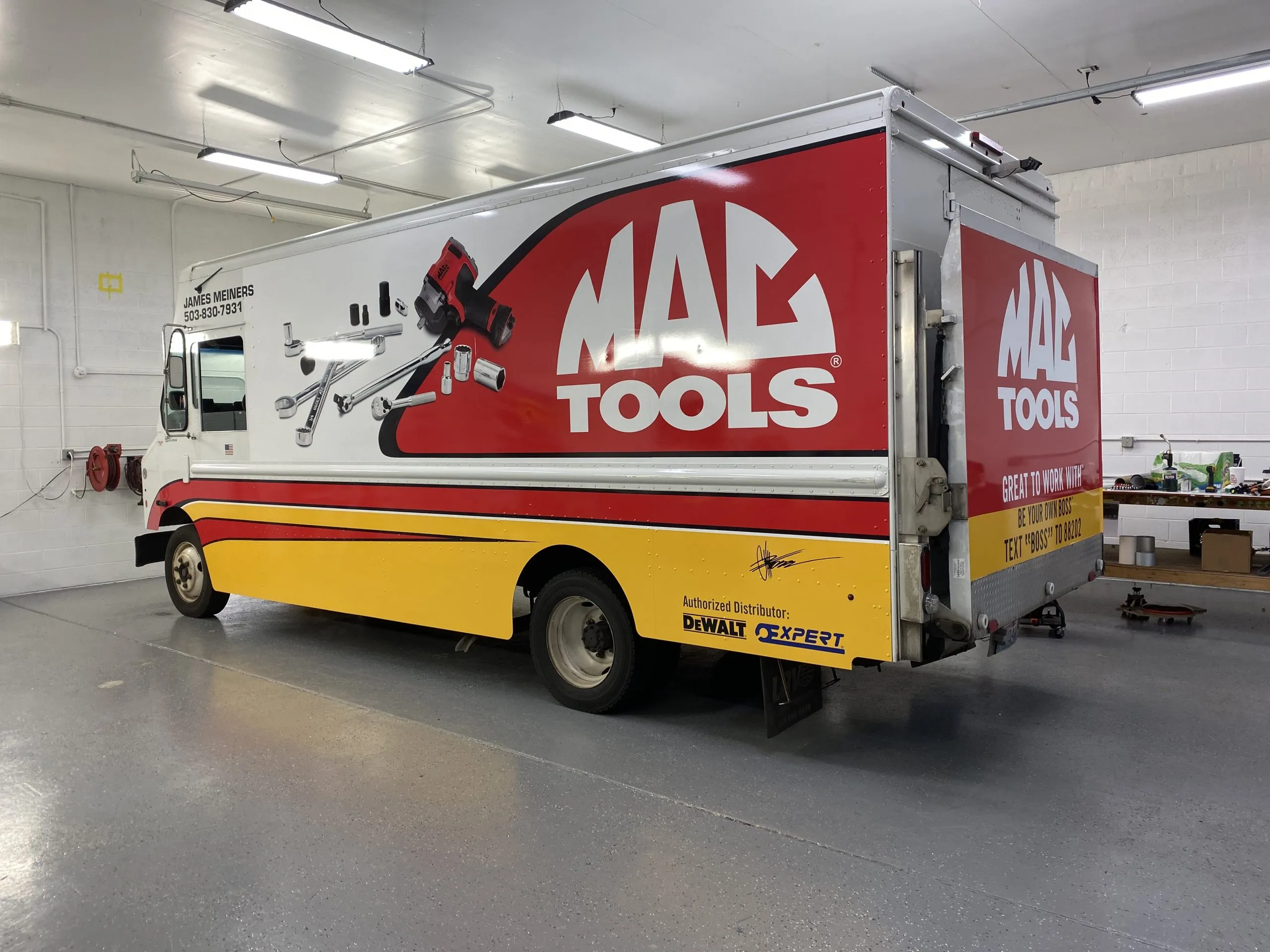 51960 diecast mac tool truck detailing
