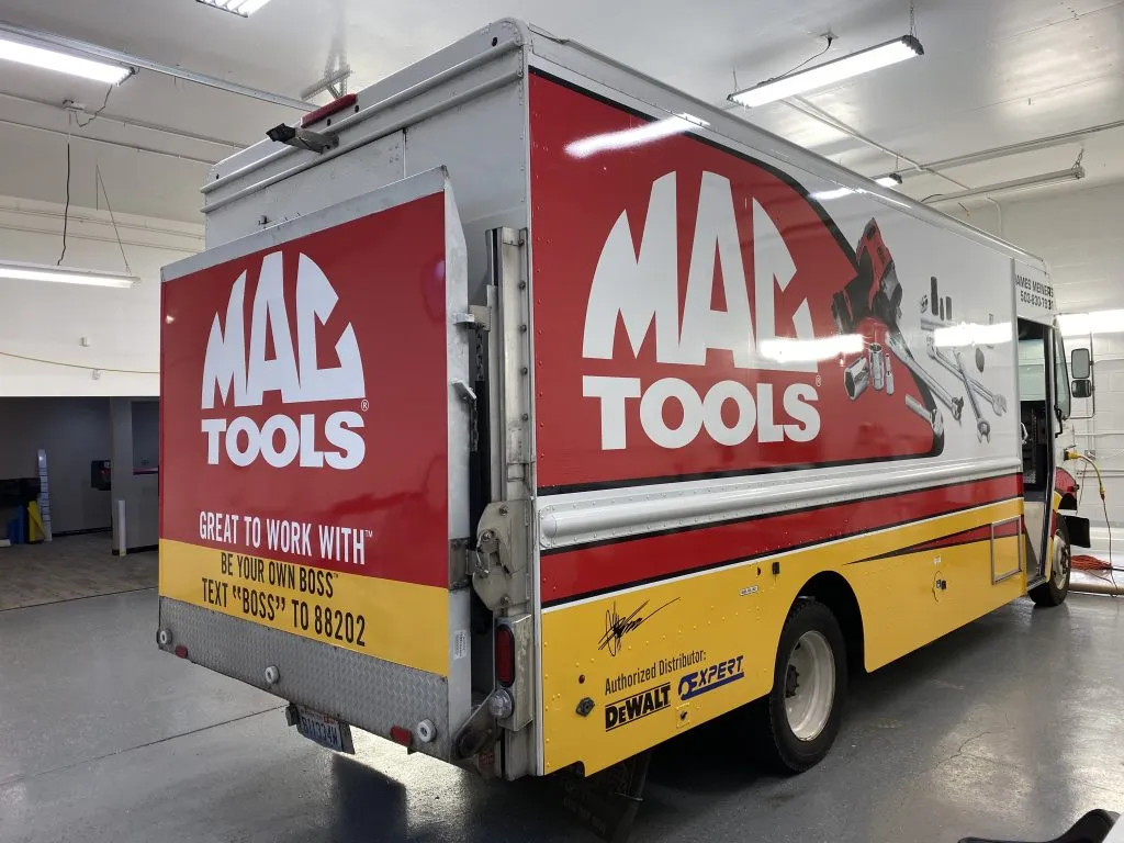 51960 diecast mac tool truck overview
