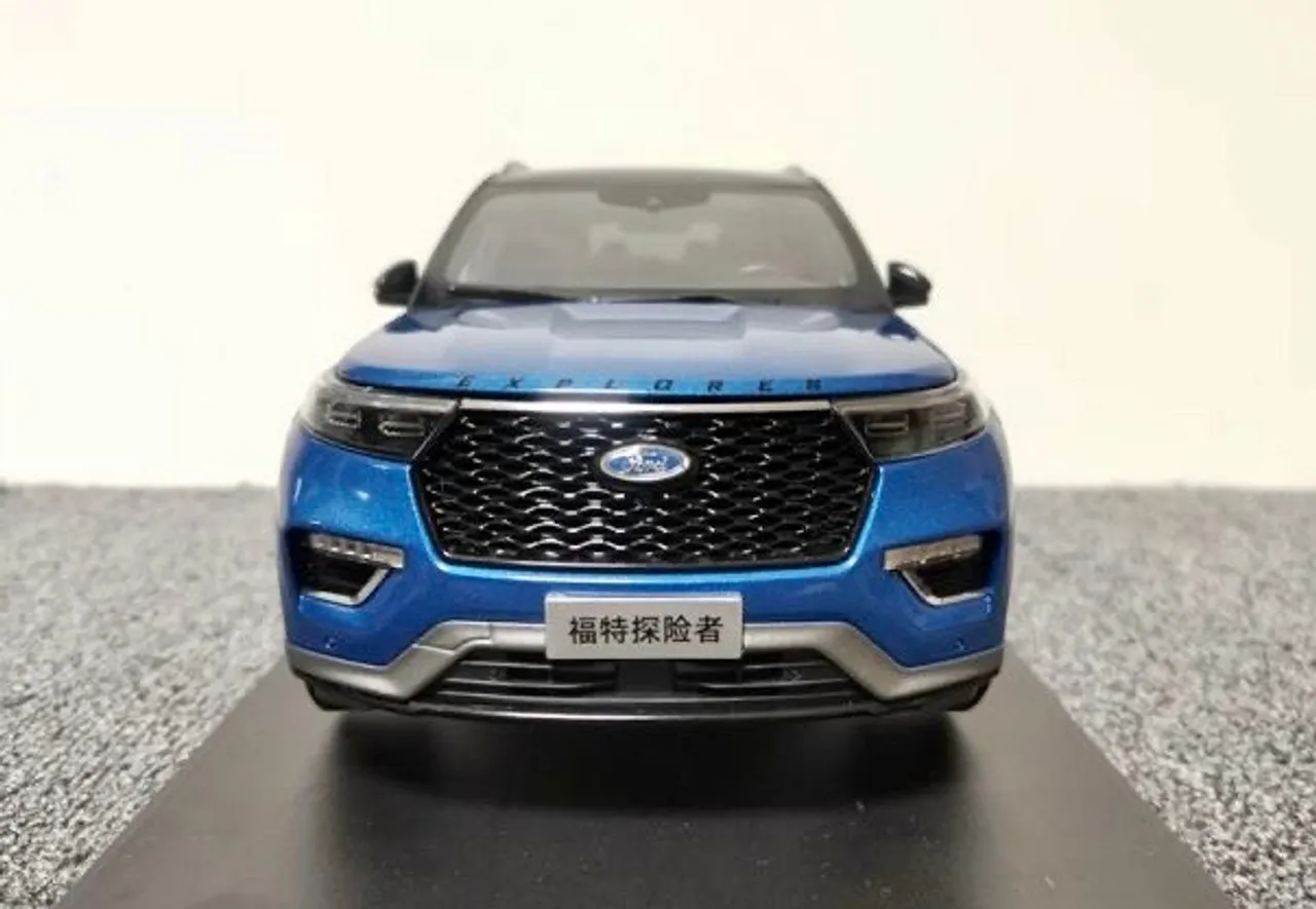 51962 2020 ford explorer diecast packaging