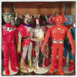 /img/51967-diecast-toy-display.webp