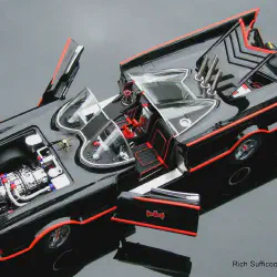 /img/52002-batmobile-comparison.webp