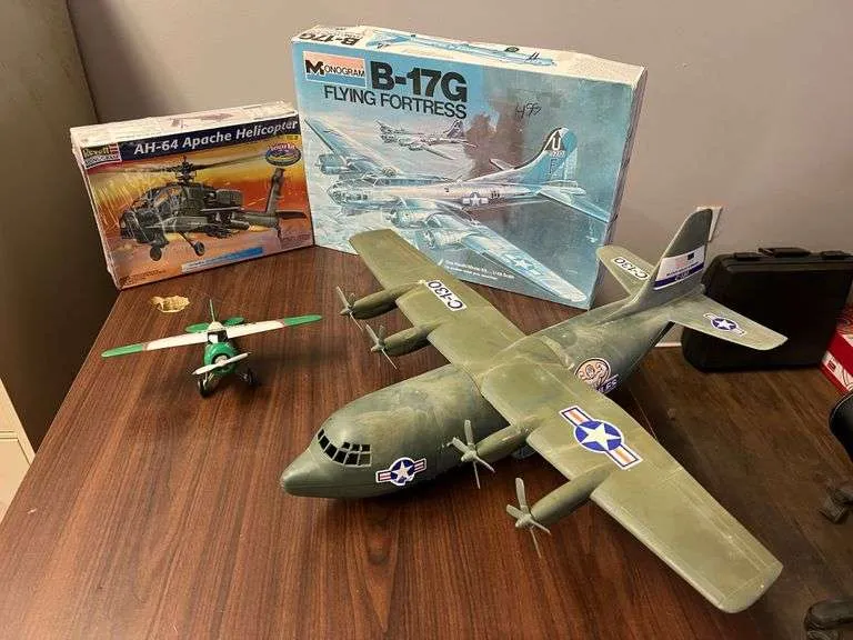 52003 diecast aircraft dealers