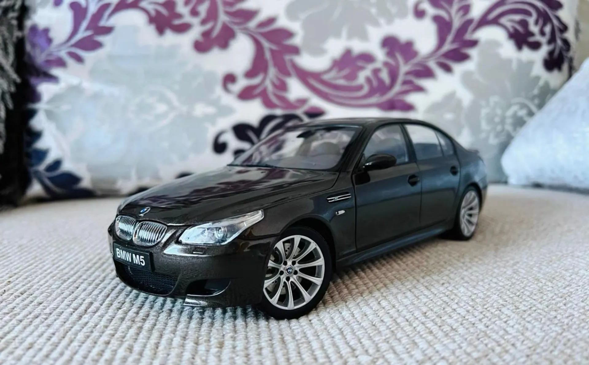 52004 bmw e60 diecast model 2