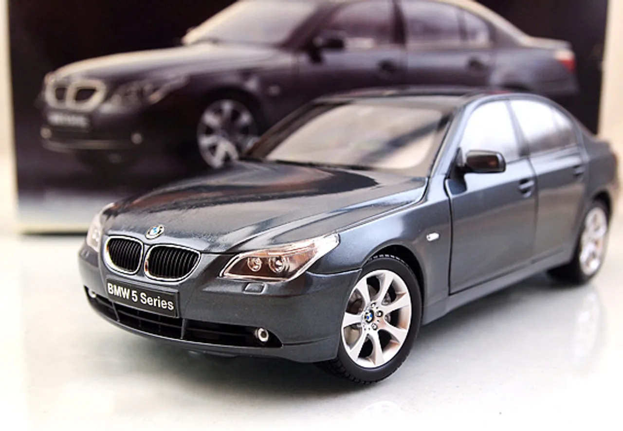 52004 bmw e60 diecast model 3
