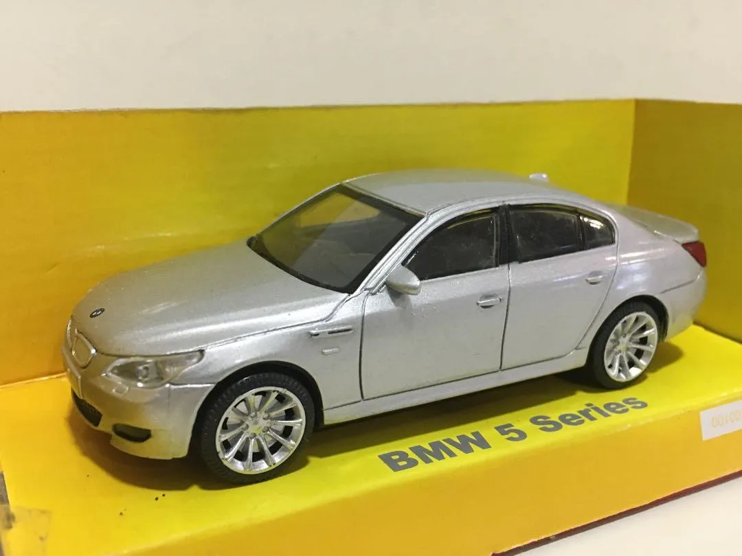 52004 bmw e60 diecast model 5