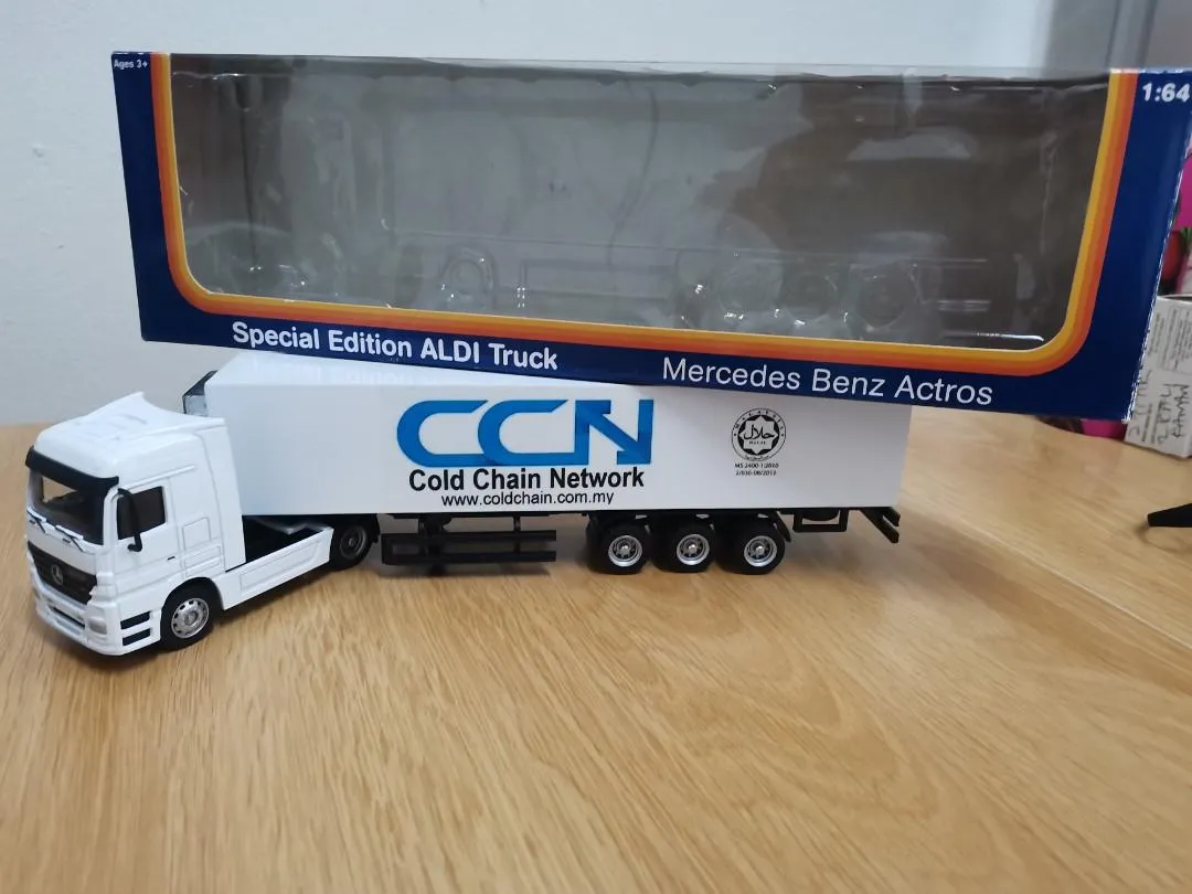 52006 uk diecast car 4